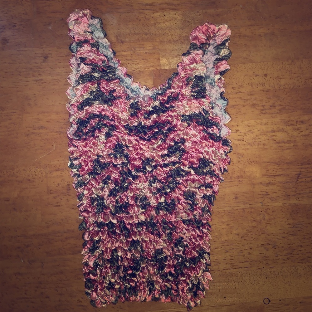 Gorgeous Popcorn Shirt Expands floral design